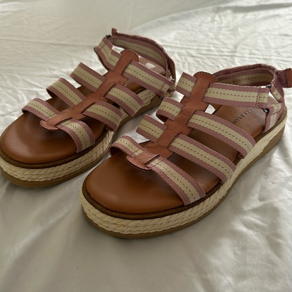 Lucky brand women’s pink slipper flats size 10